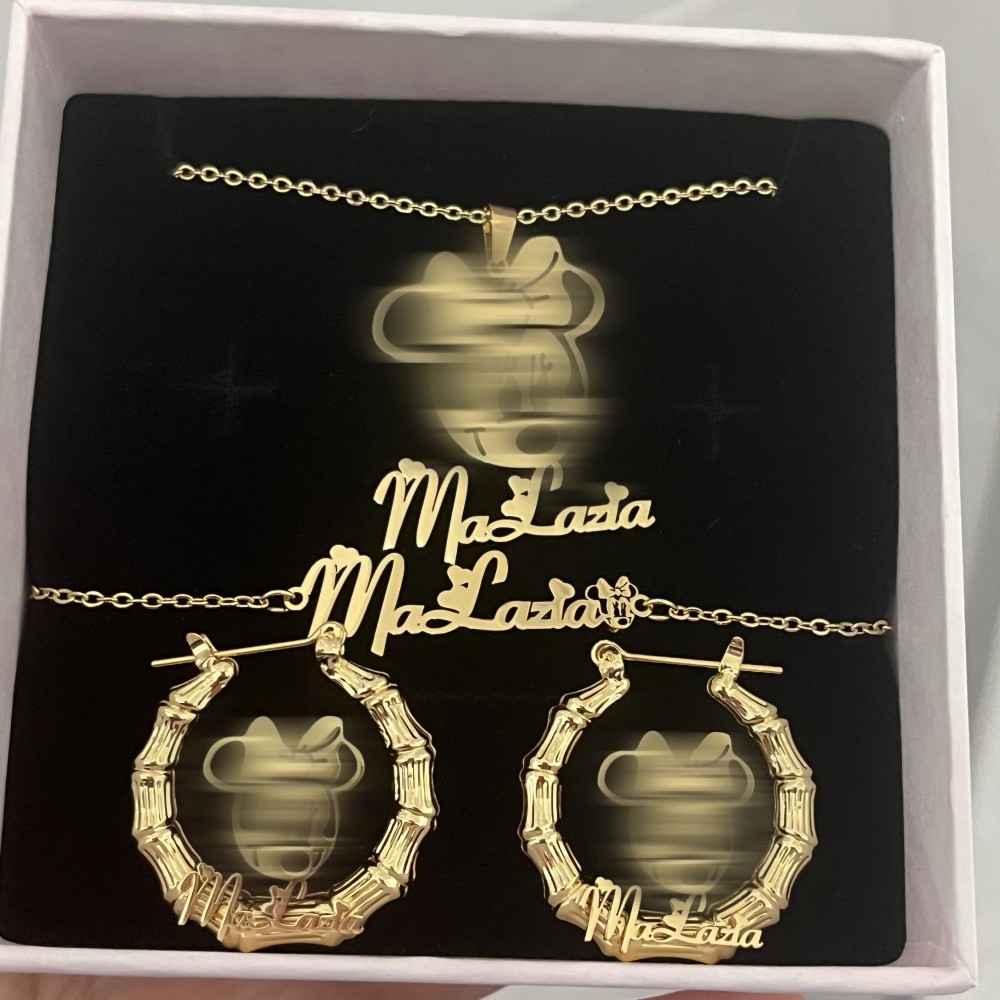 Engraved Name Necklace - 子供のためのパーソナライズされた文字のジュエリーセット,漫画のペンダント,ネックレス,ゴールドチェーン,ブレスレット,竹のイヤリング,子供へのギフト