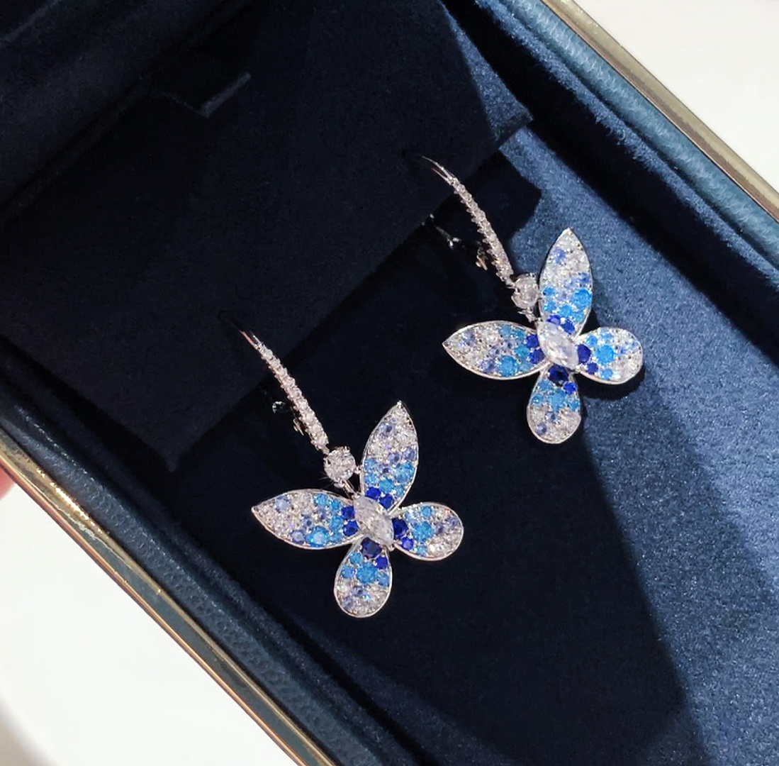 新しい 925 シルバーハイダブルブルーカラーハイカーボンダ - Diamond Stud Earrings のレビューと価格