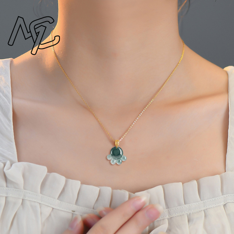 天然本物のエメラルドブルーウォータージェイド猫の足ペンダント - Jewelry & Watches Sp Z Oo Ul Frezerów 3 のレビューと価格