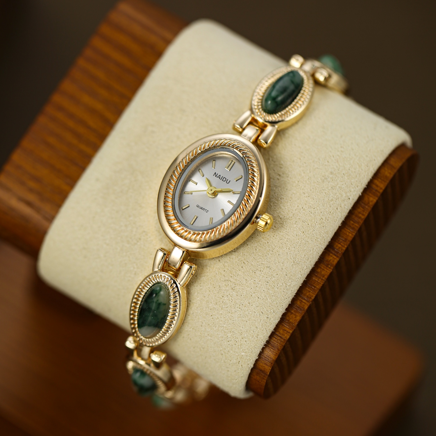グリーン女性用人工石象嵌ストラップウォッチレトロオーバルダイ - Stones Watches & Jewelry In Sweden Ab のレビューと価格