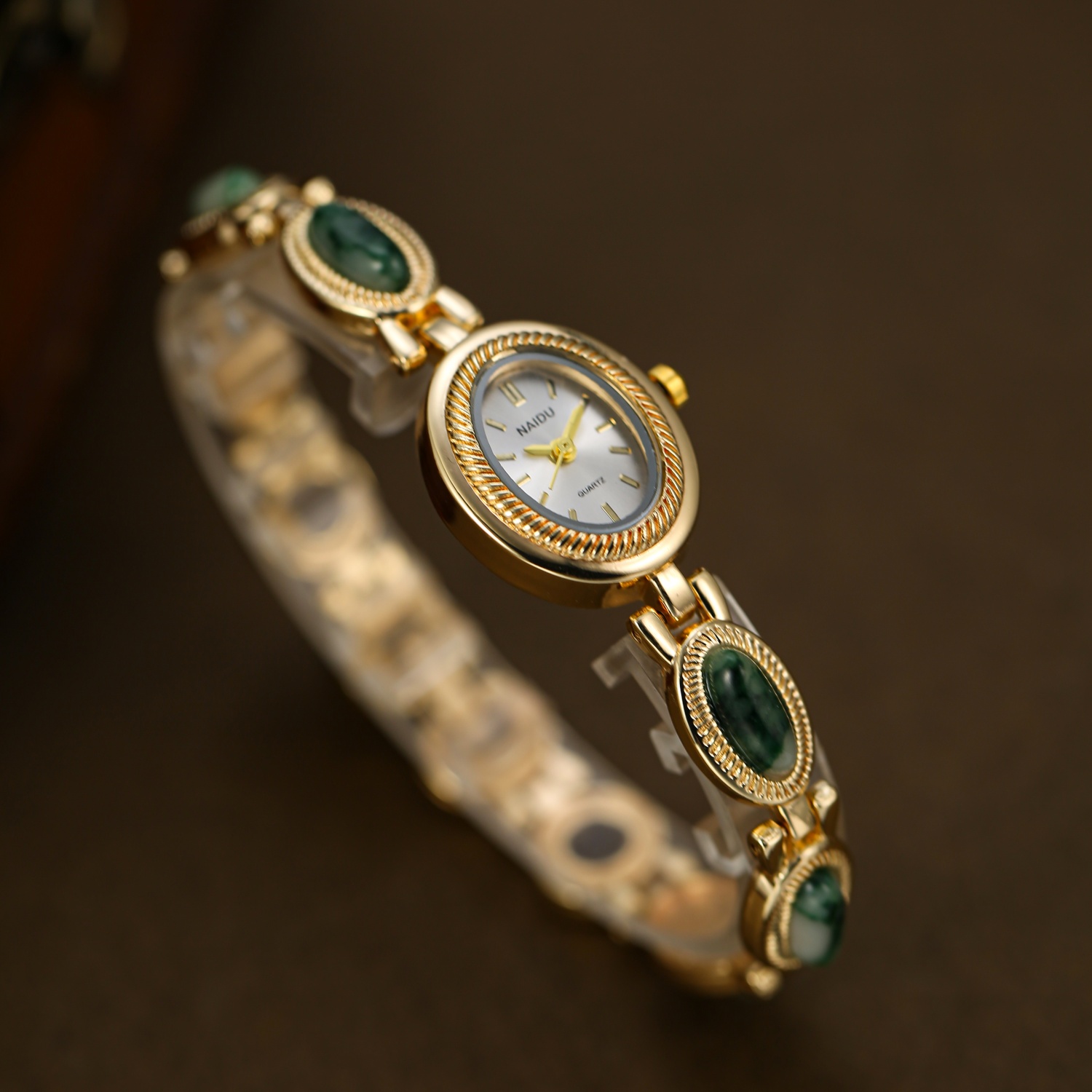 グリーン女性用人工石象嵌ストラップウォッチレトロオーバルダイ - Stones Watches & Jewelry In Sweden Ab のレビューと価格